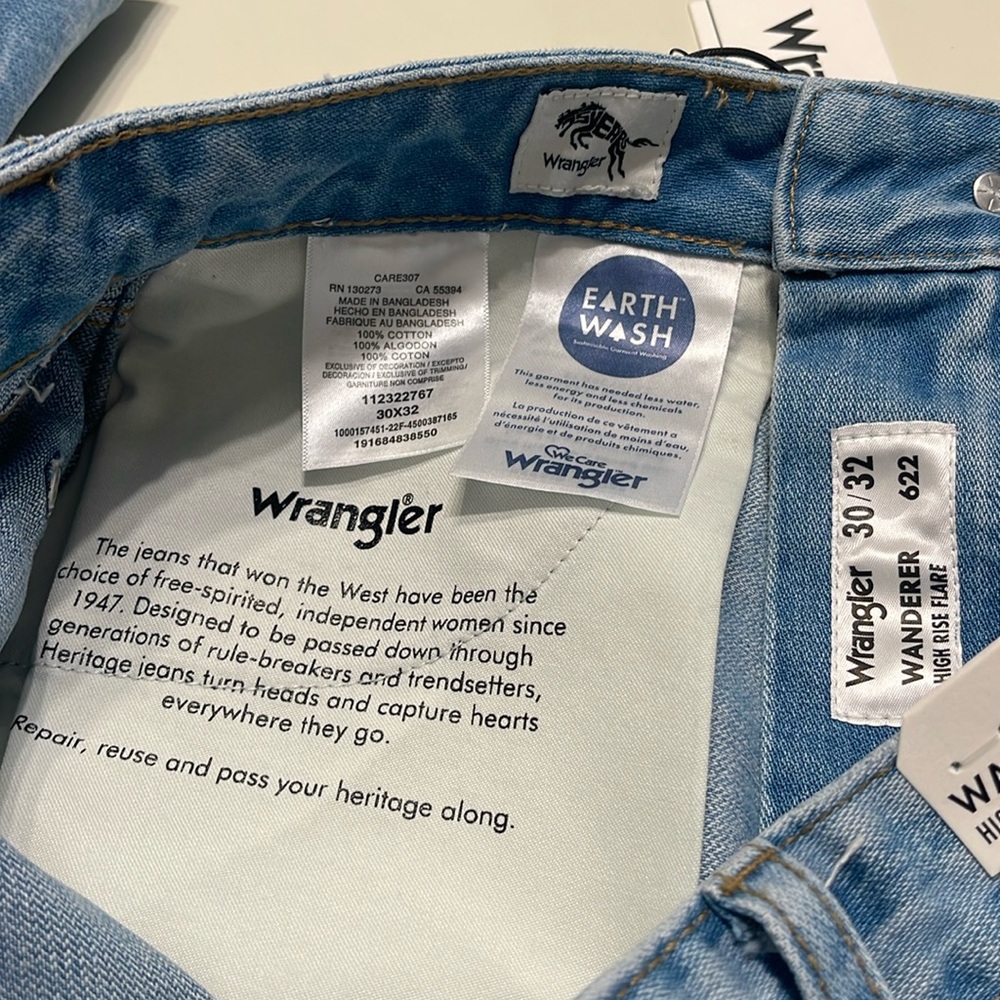 WRANGLER Women's Meow Laser Tiger Print Wanderer Flare Jeans SZ 30/32 NWT - Picture 7 of 8
